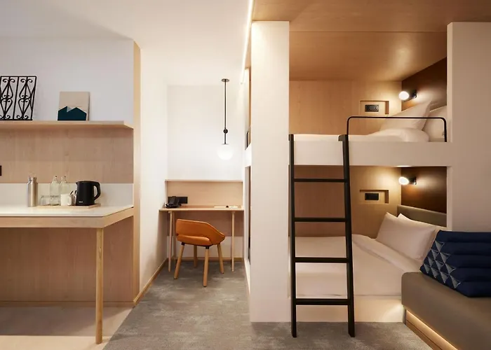 Asai Sathorn 4*