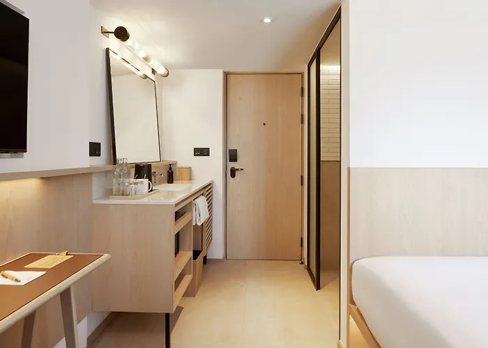 Hotel Asai Sathorn 4*